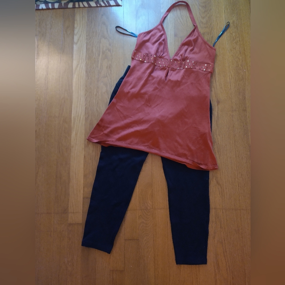 Bebe Bundle ♥️Silk Top + leggings ♥️size M